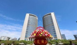 朝阳天空成惊艳